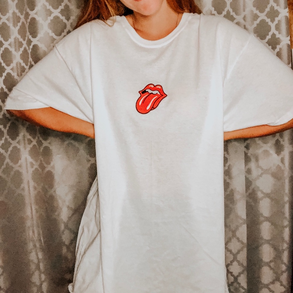 White t shirt with rolling stone patch